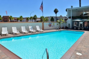 Americas Best Value Inn Loma Lodge - Relax In Our Pool